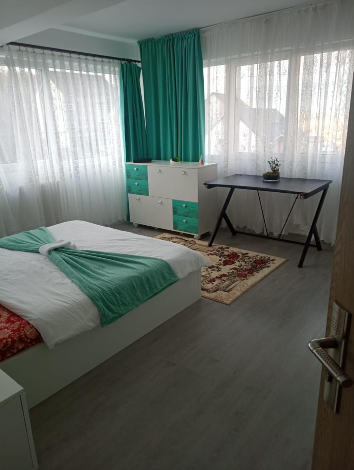 Quinet Apartament Lägenhet Cluj-Napoca Exteriör bild